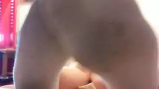 فيتش الأقدام الإباحي – عبادة جواربها المتعرقة بعد التمرين