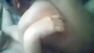 شريط إباحي لزوجين هنديين: الزوجة تتعرض للضرب في فعل صريح