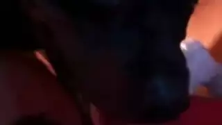 جنس حيواني متوحش: شقراء تنتظر كلب جائع