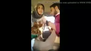 فيلم مصري جنسي في السيارة: مص قضيب ضخم بعمق