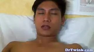 عروس مراهقة بريئة تأخذ قضيب السجن