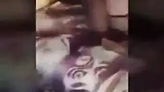 وليمة شرجية ثنائية: رجال سود يستمنعون ويأكلون مؤخرة بيضاء