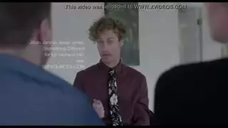 جيليان جيمس تخضع للاختراق المزدوج من بروكباك في مشهد جنسي جماعي صريح