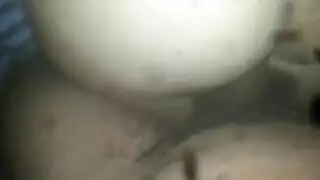 علاقة ثلاثية قذرة للهواة: تأخذ قضبان ضخمة على الكاميرا