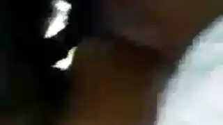 مصة خيانة: تبتلع مني صديقها المفضل