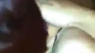 فعل جنسي مزدوج: جيني غريس وشيرا تشاركان صديقهما المشاكس