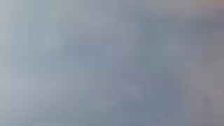 milf المفلسة تشاهد زوجها يدمر مؤخرة عشيقها الشاب