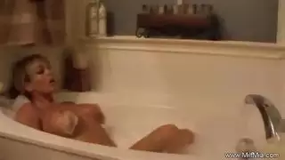 بورنو حيوانات: حصان يمارس الجنس مع مراهقة في مشهد خام وقاسي