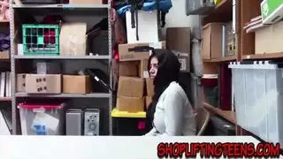 عاهرة عربية ساخنة تحب مص نجم بورن عربي