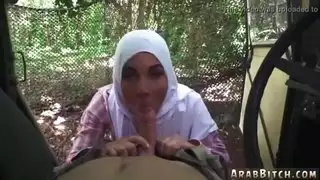 زهرة الصحراء تُملأ في منزل فارغ