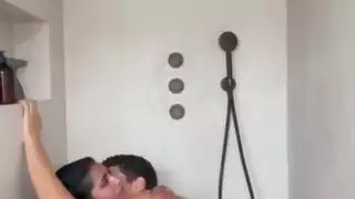 إيلاج حلق قاسي وقذف داخلي لعاهرة عربية متطلبة