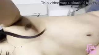 عارضات هواة مثيرات يبللن ويجنن في عرض إباحي صريح