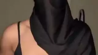 اغتصاب فتاة من ذكور مص صدرها