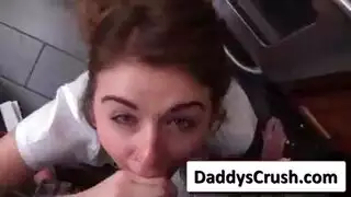 يأس داني ريفرز المالي يؤدي إلى استغلال صريح من قبل النجم