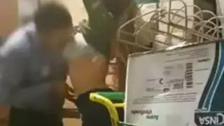 موظّف يغتصيب موظّفا