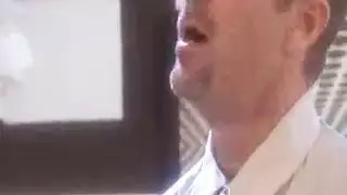 عاهرات بدينات يبلعن ويُرششن بالسائل المنوي