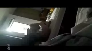 لاتينية ناضجة تركب القضيب في شريط جنسي جامح