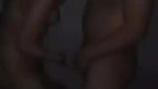 شهرياً وجنس صعب: فتاة آسيوية ترتدي ملابس داخلية حمراء تُمارس معها الجنس بقوة