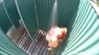 يوصل الاولاد للمدرسة وينيكو بعض