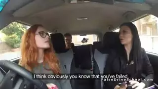 بنت كسها منفوخ