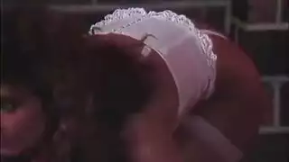 شباب يمضون زباب بعضهون