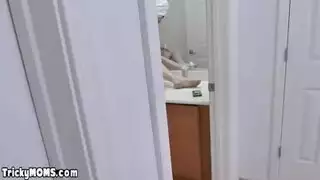 فساد الأقارب: انحدار الفتاة إلى الإباحية الصريحة