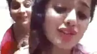 بلو المذهلة تبيع جسدها: جماع صريح