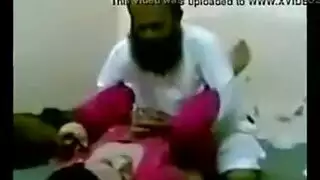 شيخ الملتحي