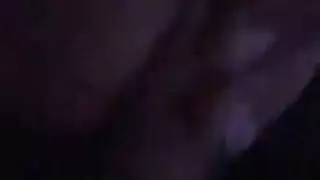 فتيات مراهقات في ثنائي إباحي: إيلاج مزدوج وألسنة متلهفة