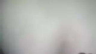 صديقة شهوانية تتوسل للقضيب بدلاً من المساج