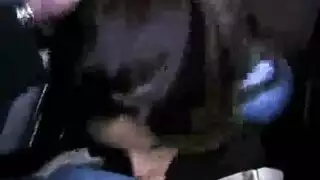 ركوبة بطيئة على قضيب صلب، ساق مرفوعة لاختراق شديد