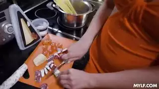 خيال جماعي لنساء ناضجات حديث جنسي وصريح