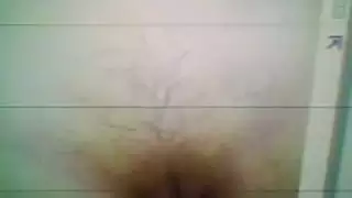 فتاه تبعبص كس صديقتها ب قوه وتلعب ف كسها تحت الترابيزه