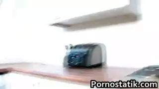 شقراء مراهقة مقيدة وتمارس الجنس في فيديو هاوي صريح