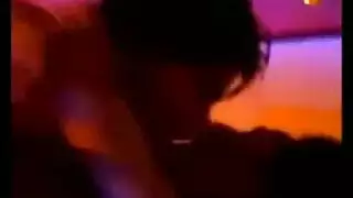 الام مع جلبسه اطفالها