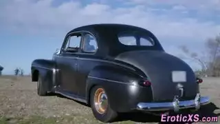 غريب يمارس الجنس مع مهبل فتاة عيد الميلاد المقطر كهدية خاصة