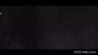 مراهق روسي يضرب سمراء موشومة بقسوة في فيلم إباحي صريح