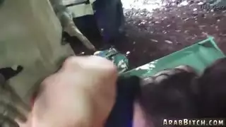 تمتص العربية ونائب الرئيس بالمنزل بعيدًا عن المنزل بعيدًا عن المنزل