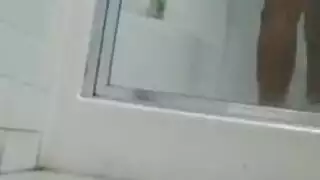 العاهرة تتعرض ثقوبها للضرب الخشن والقذر