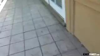 هانا هيز تعطي مصة بورن وشرجية لصديقه