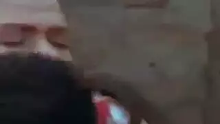 مشهد إباحي: لوسي نيك تتعرض لمداعبة أثدائها أثناء جنس مكثف على السطح