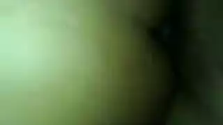 قذف داخلي في السوق المزدحم: مني يقطر في الزقاق