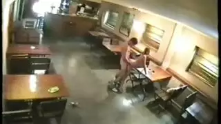 ينيك صاحبته مع طيزها بشقه عربيه