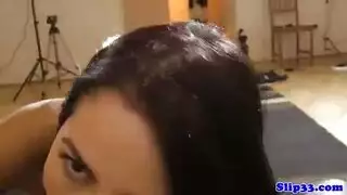 يقع في الحب على الفور بسبب مهبلها الصغير المشدود