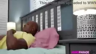 عامة زوجة في الثلاثية جاكوزي