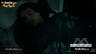 مشاهدة بريئة للإباحية تتحول إلى جلسة جنس ساخنة بين الأشقاء