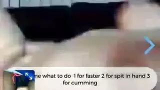 برونيتة مفلسة ماسي تختنق بقضيب شاب صلب في فيديو هاوي إكس إكس إكس