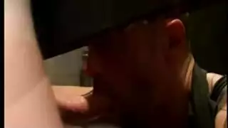 حركة مثلية خفية: جماع فموي ولعب شرجي مفاجئ