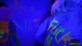 قتال إباحي خشن لحريم المتحولين