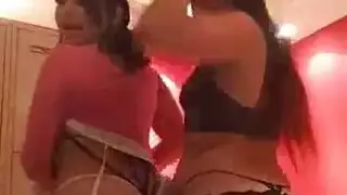 لقطة من بورتفوليو إباحي أكثر صورة إثارة لممثل كريناسكس